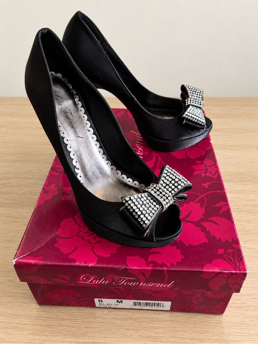 Lulu Townsend Yvette Black Satin Rhinestone Bow Peep Toe Heels Size 8